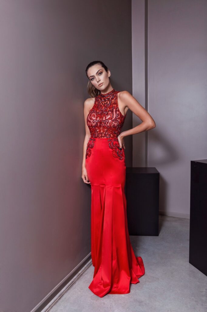 VESTIDO LONGO VERMELHO SEREIA BORDADO