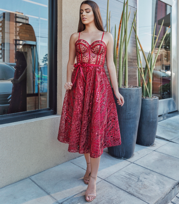 VESTIDO MIDI MARSALA TODO EM RENDA BLUSA CORPETE.