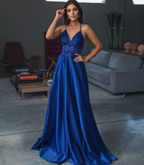 VESTIDO AZUL ROYAL SAIA ESTRUTURADA COM ALCINHAS E DETALHE EM BORDADO EM PEDRARIAS