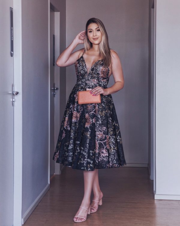 VESTIDO MIDI RENDA PRETA E COM VÁRIAS CORES COM ALCINHAS