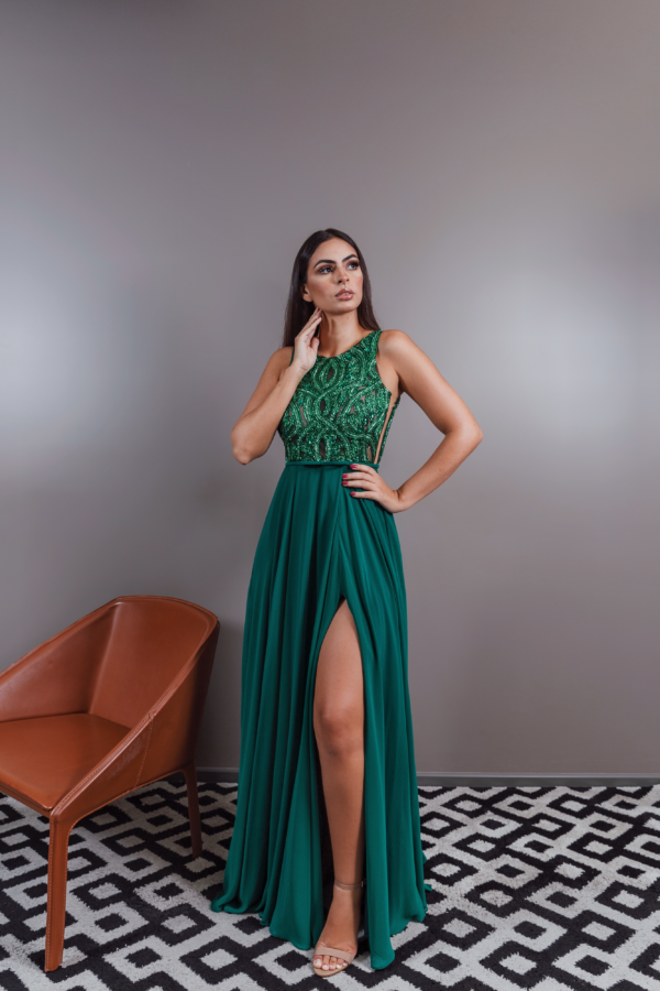 VESTIDO VERDE BANDEIRA FORMANDA SAIA FLUIDA E BLUSA BEM BORDADA COM FENDA