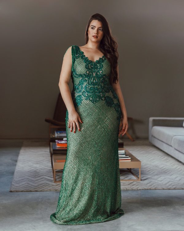 VESTIDO VERDE PLUS SIZE TODO BORDADO EM PEDRARIAS SEREIA.