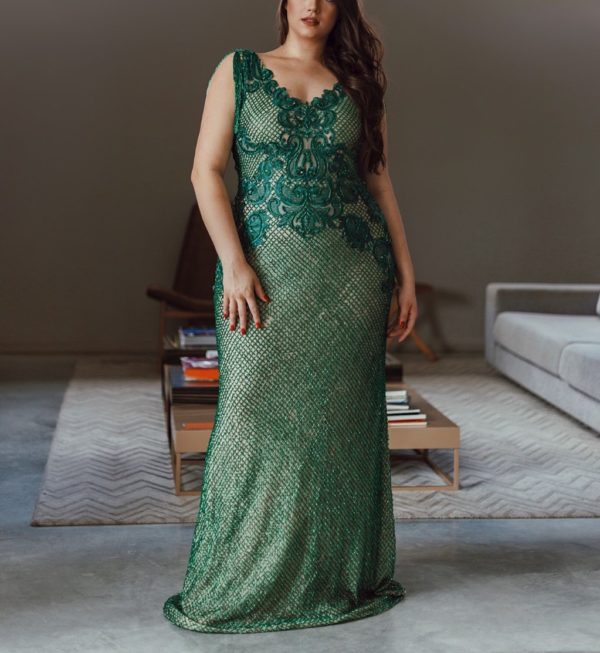 VESTIDO VERDE PLUS SIZE TODO BORDADO EM PEDRARIAS SEREIA.