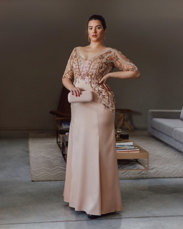 VESTIDO SEREIA PLUS SIZE ROSÉ NUDE MAE DE NOIVA MADRINHA COM MANGA LONGA EM TULE TODA BORDADA EM PEDRARIAS