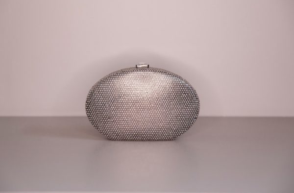 CARTEIRA CRAVEJADA EM STRASS OVAL CHUMBO