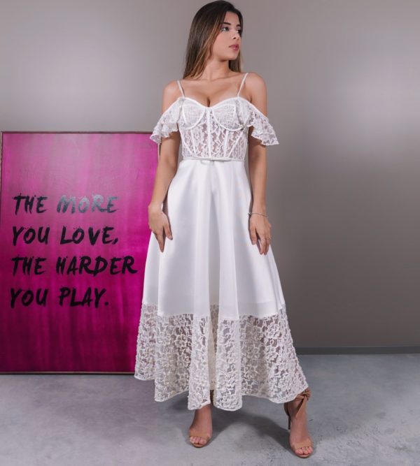 VESTIDO MIDI OFF WHITE COM CORPETE RENDA E PEROLAS NOIVADO E CASAMENTO CIVIL