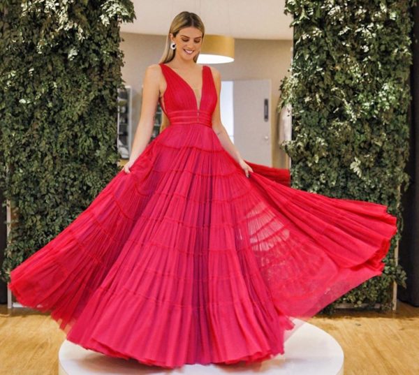 VESTIDO PINK BEM VOLUMOSO EM CAMADAS MIRELA CABUS