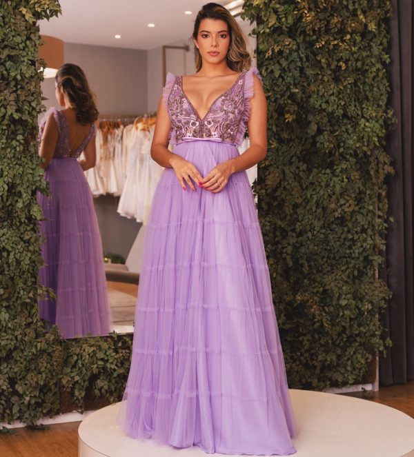 VESTIDO LAVANDA MADRINHA COM SAIA EM BABADOS DE TULE E BLUSA BORDADA