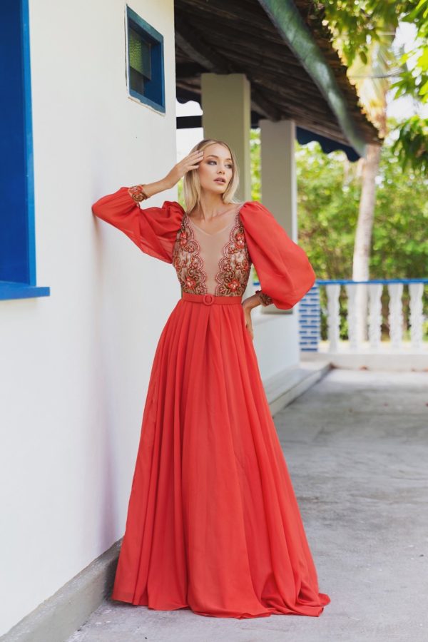 vestido longo terracota mnangas bufantes e bordado