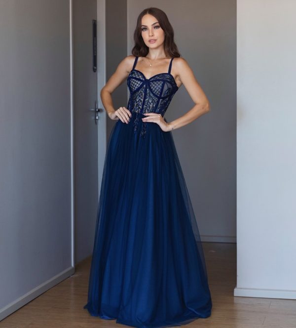 VESTIDO LONGO AZUL MARINHO EM TULE COM SAIA FLUIDA E CORPETE BORDADO EM PEDRARIAS