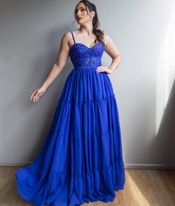 VESTIDO LONGO AZUL ROYAL COM SAIA EM CAMADAS E CORPETE EM TULE BORDADO