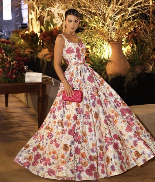 VESTIDO LON GO FLORAL PAETE DECOTE QUADRARO