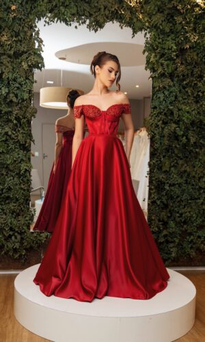 LOCAÇÃO Vestido Vermelho Princesa com Fenda