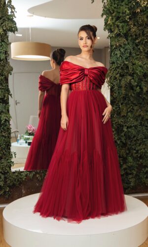 LOCAÇÃO Vestido princesa vermelho/marsala com flores 3D em tecido